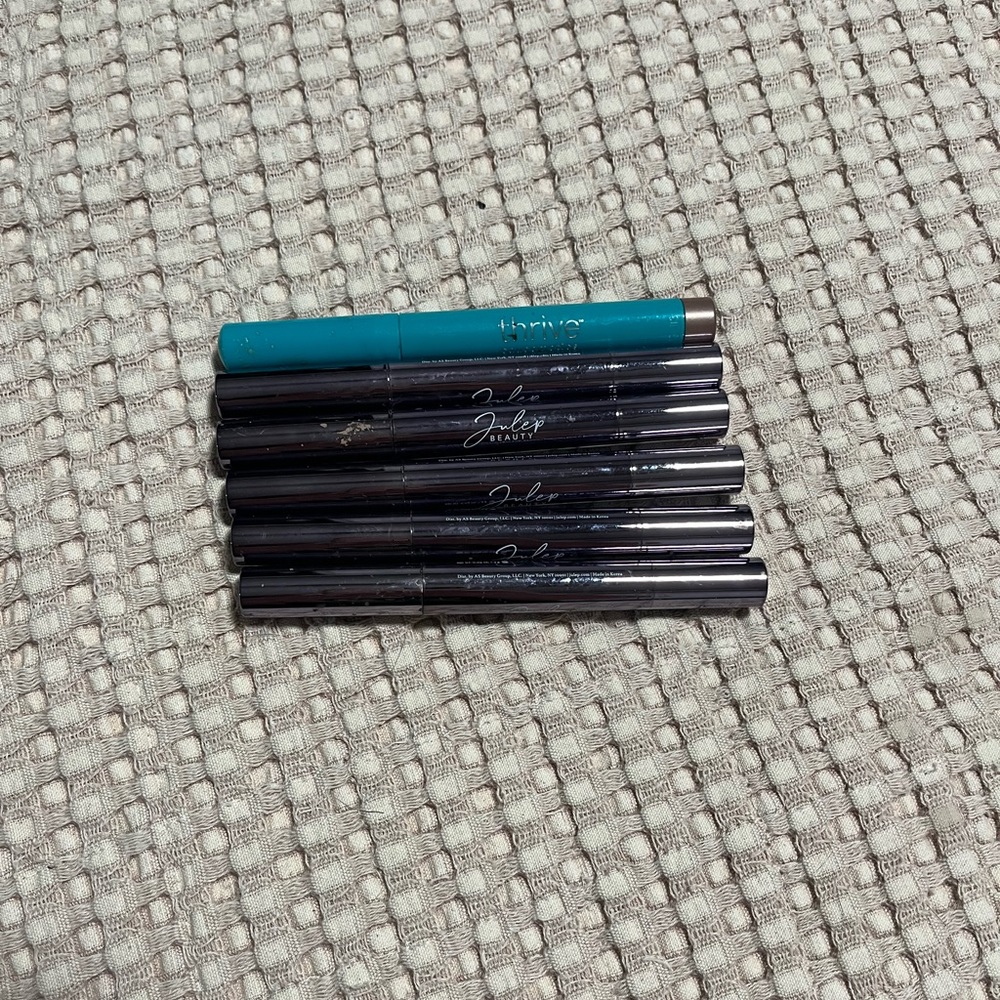 Julep crème eyeshadow  1 Thrive one as well
